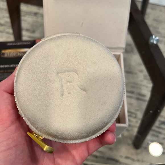 Freida Rothman Strength Bracelet - Picture 4 of 12